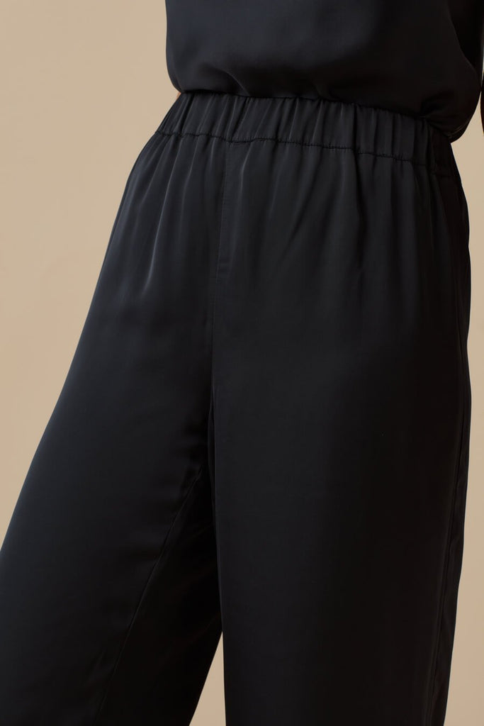 VETTA apparel The Reversible Wide Leg Pant capsule wardrobe