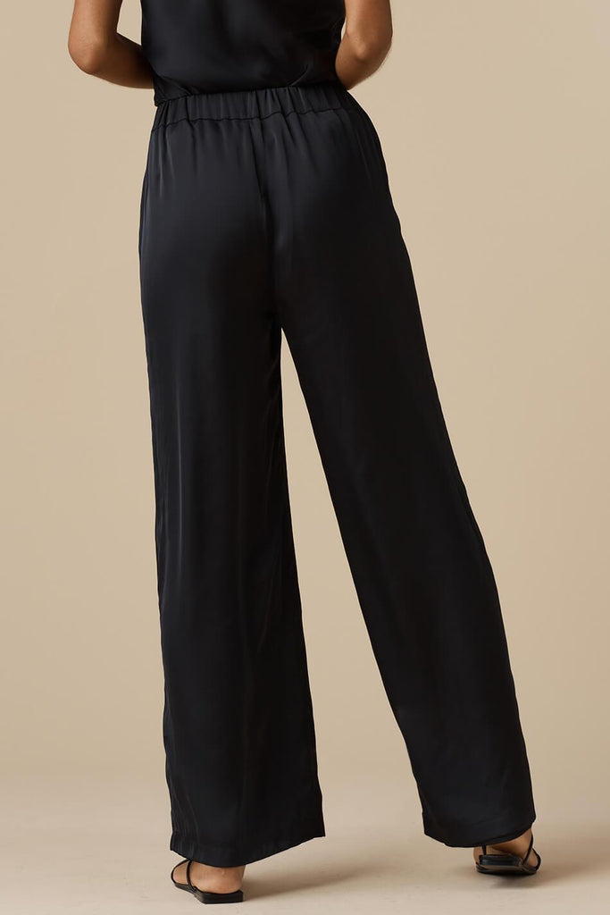 VETTA apparel The Reversible Wide Leg Pant capsule wardrobe