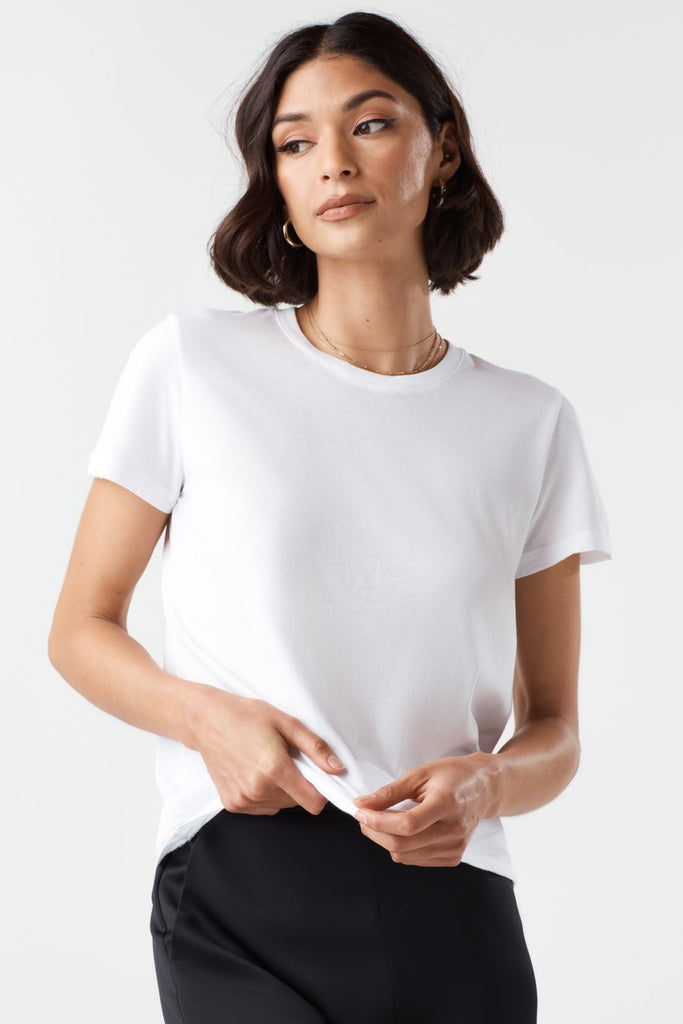 VETTA XS / White The Essential Tee capsule wardrobe